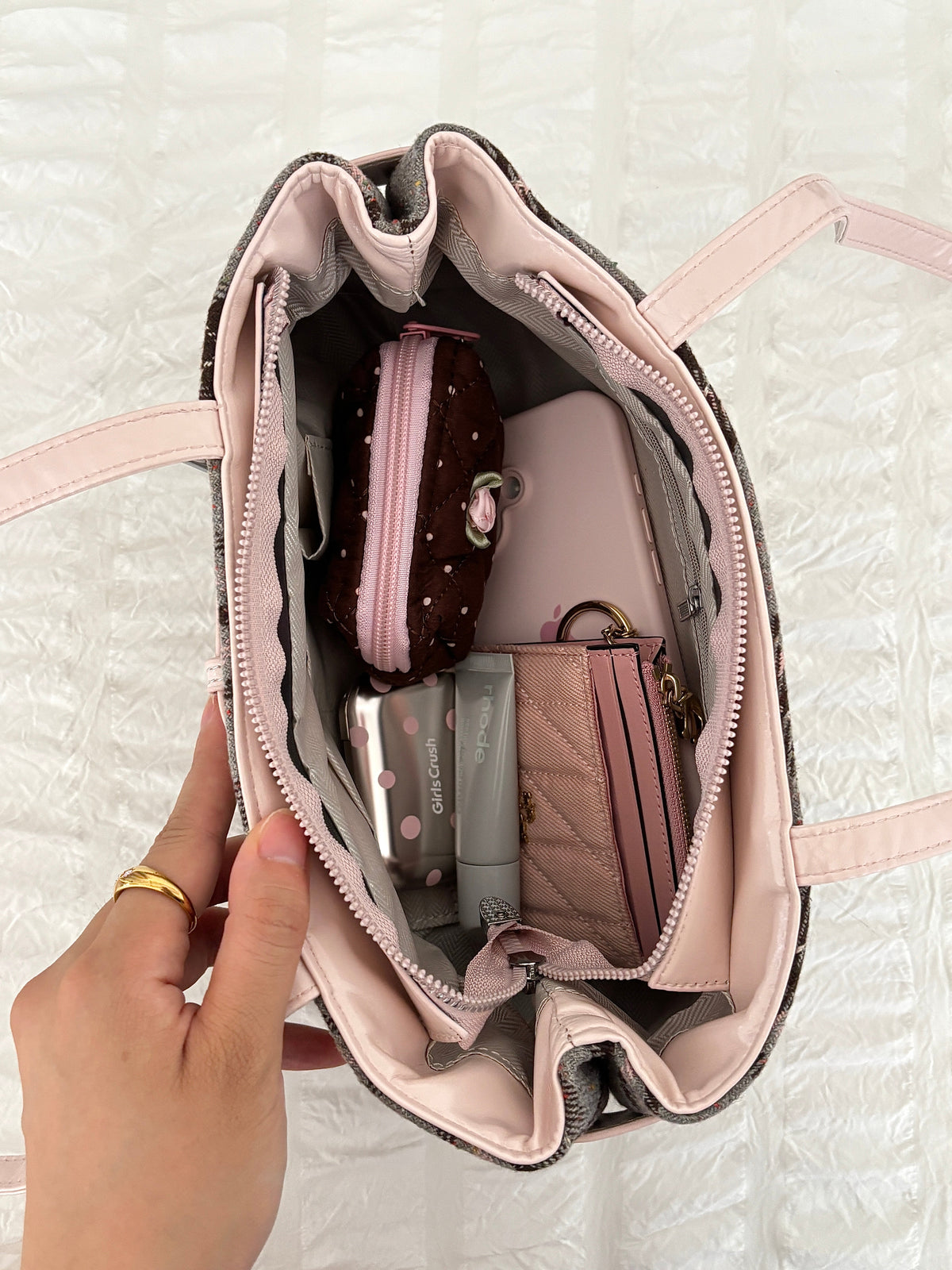 Dolly Check Shoulder Bag